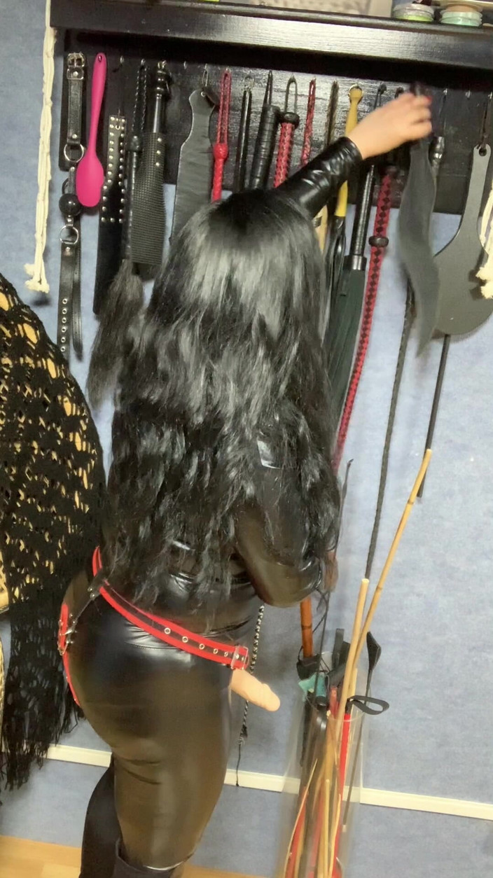 Maitresse Clara: 我为你打开这座地牢的大门