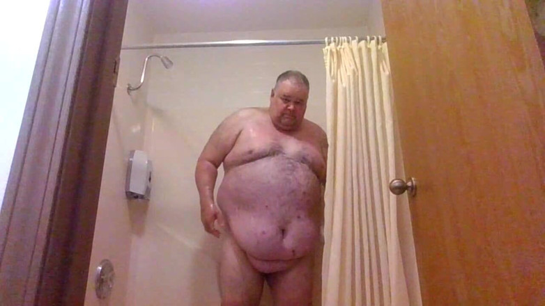 Gaydaddy2021: Mandi dan bercukur