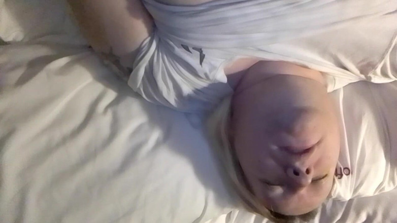 Roxxie rae page: Sent på kvällen på hotell onani