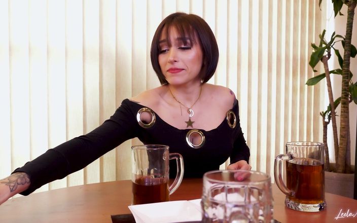 Leela Moon: Orta yaşlı seksi kadın kocasını evde 2 büyük yarakla aldatıyor - bölüm 5