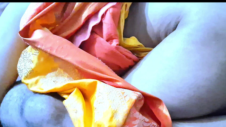 Busty Banuu: भारतीय भाभी मुख-मैथुन शो स्तन