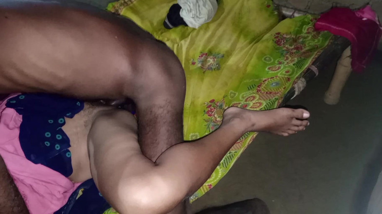 Treblsex: Desi casalinga khatiya tor sexy chudai bhabhi