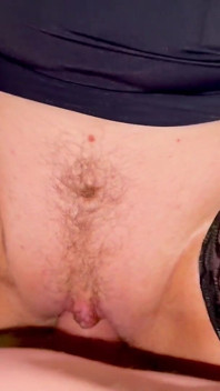 Ho aiutato la mia amata suocera a fare un video per suo marito su come lo tradisce!