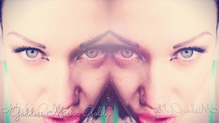 Goddess Misha Goldy: Contatto visivo ipnotizzante & labbra & tette e istruzioni per sborrare