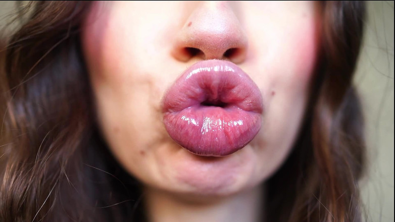 Rarible Diamond: Traviesa los labios