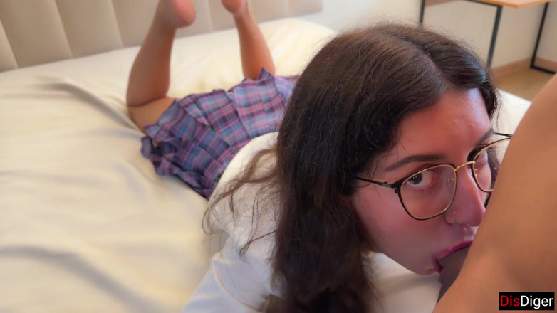 Dis Diger: Gadis kutu buku ingin bercinta daripada membaca buku pintar