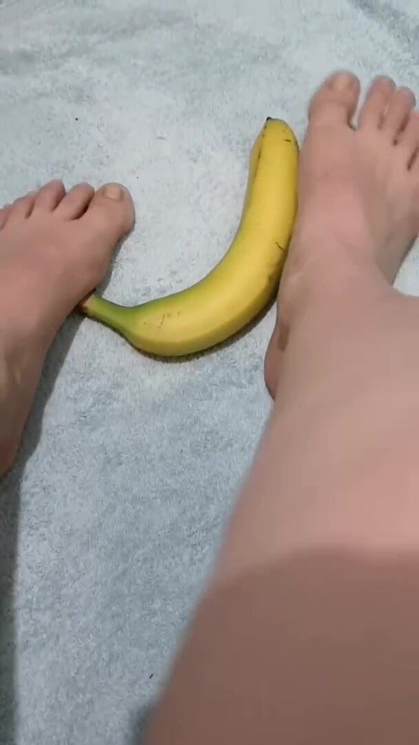Erotic college: Teman sekamarku suka makan pisang setelah video