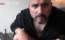 English Leather Master: Il fratellastro verbale si masturba