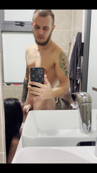 Blowjob in Shower