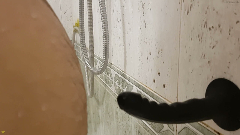 HeIsSooThin: Dildo Fuck and Cumming in the Shower