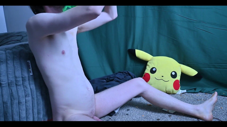 ElementX1018: Muž je nakrmený