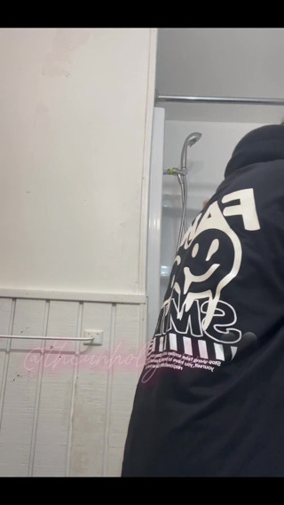 theunholychi: 824545990781444096.mp4