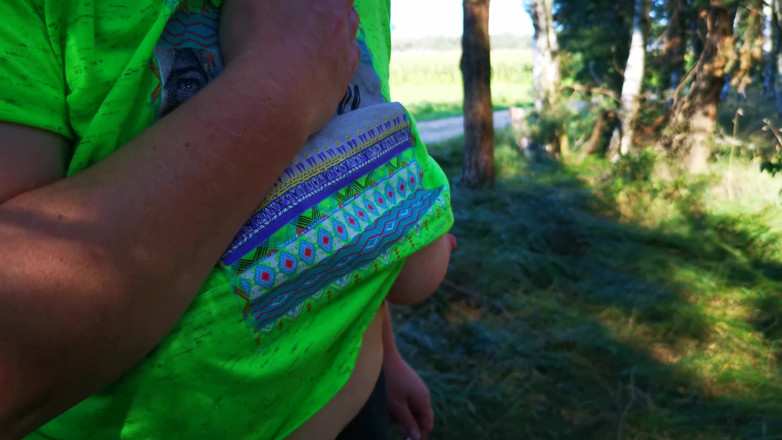 Bouncy Tits Action: Přisátí a bije prsa