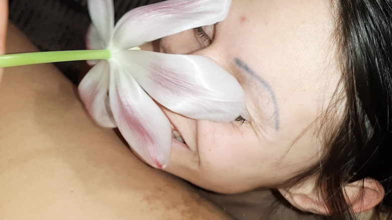 Lesbian-illusion: 내 여친이 내 보지를 실험하게 해줘
