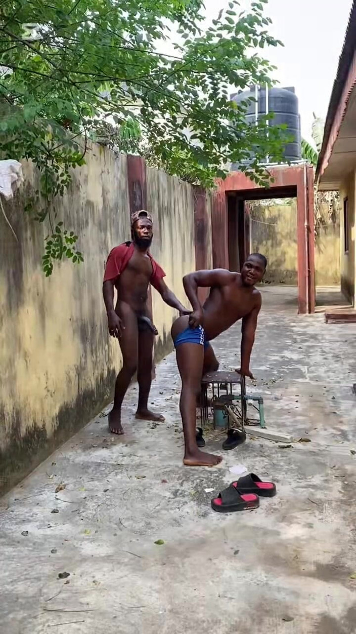 BlackDanie_production: Arka bahçede sondaj