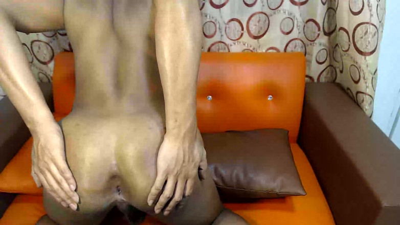 dirtydolltsx: Colombian Whore with a Big Ass