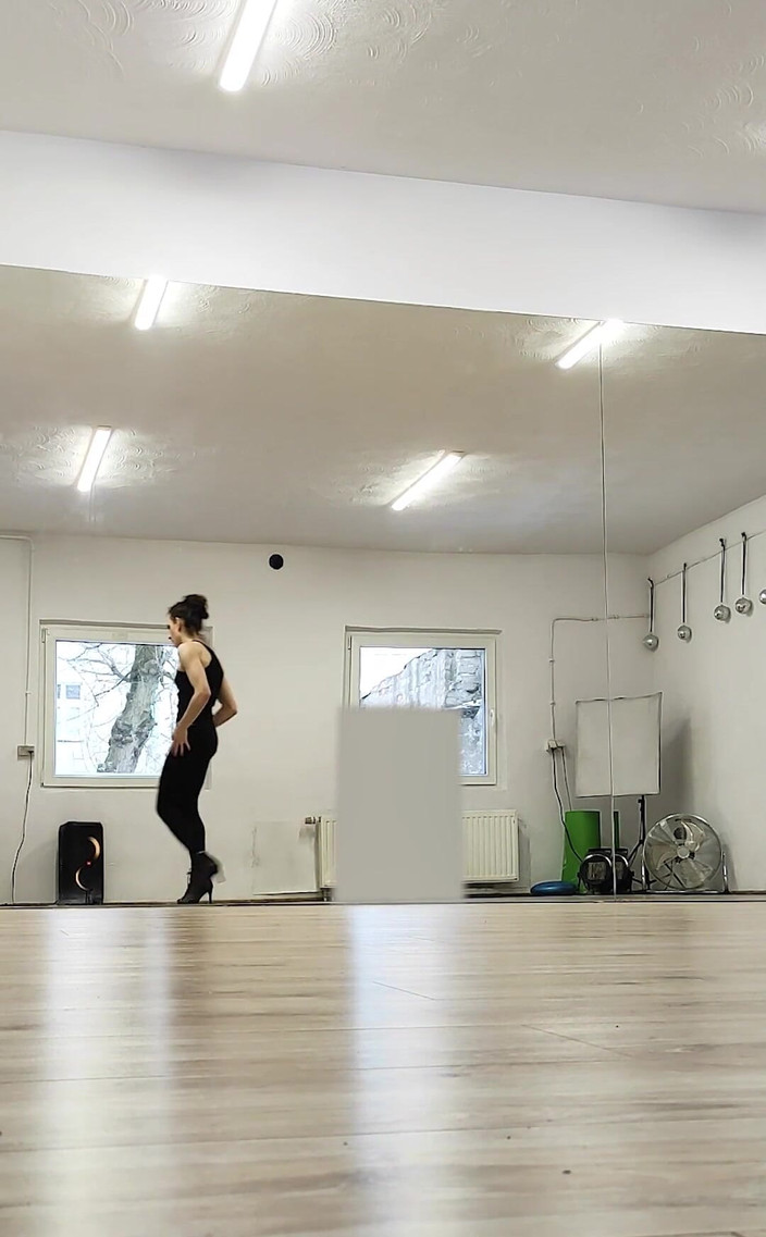 Medi Voi: Prenderete una lezione di Vogue da me?