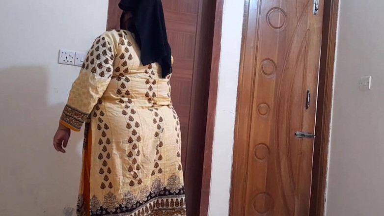 Aria Mia: イスラム教徒の大きなお尻と巨大なおっぱい