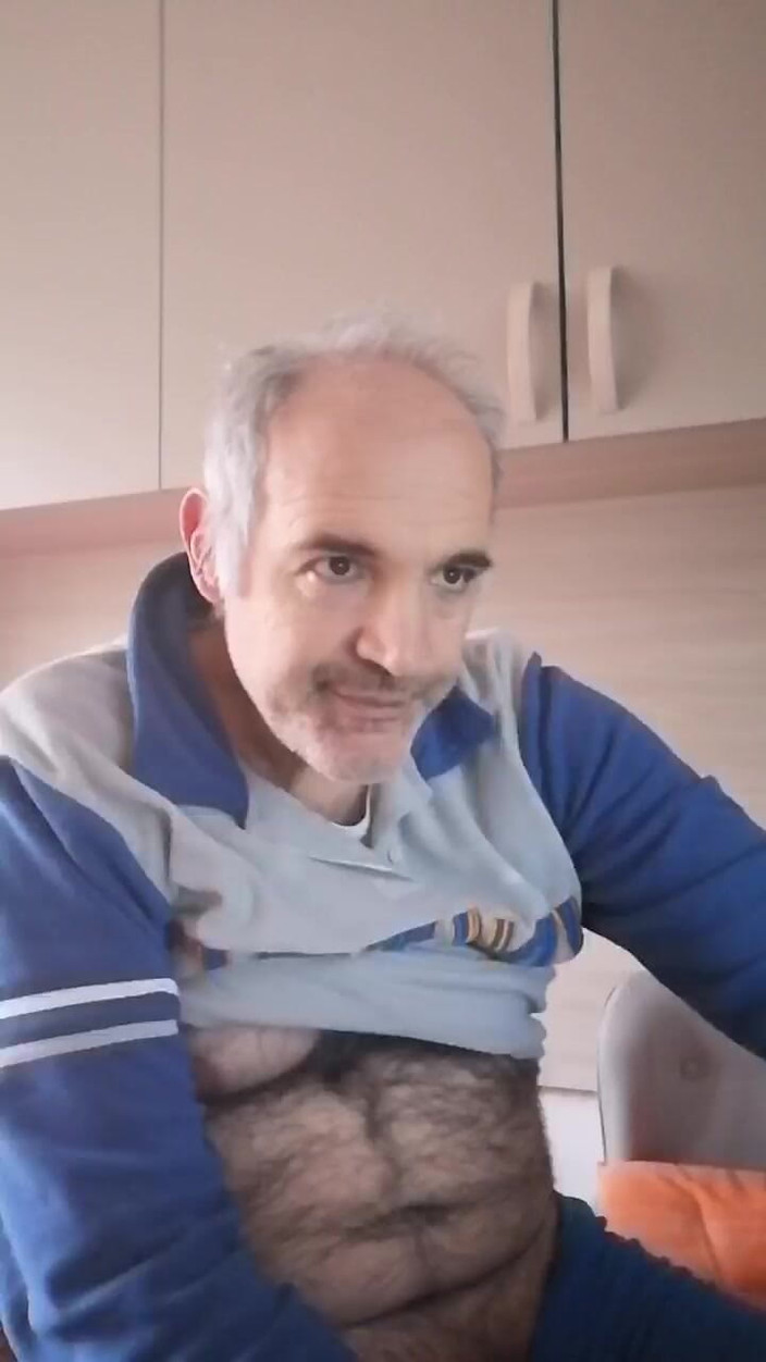 Setesesso7: Drievoudig pissen met een goede aftrekbeurt voor mijn fanclub-vriend