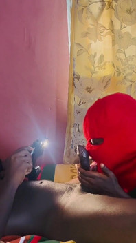 Nu se poate sătura de pula asta neagră