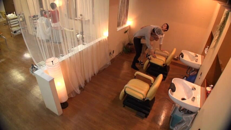 CherryBONBON: Terlalu Banyak Pandang, Terlalu Banyak Ketegangan - di dalam Salun Di...