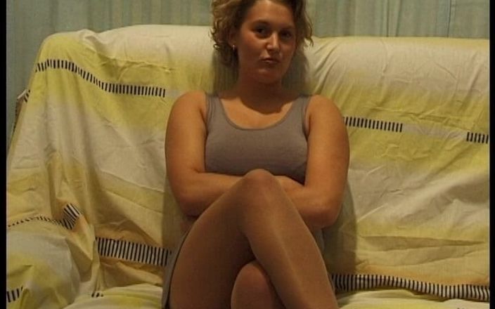 YOUR FIRST PORN: Ich Bin Klein, Aber... Geil I'm Small tapi... Horny