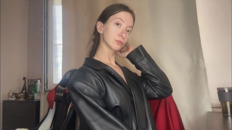Skinny_lady69: Look Into My Eyes and Don't You Dare Look Away.