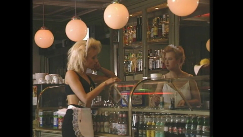 Muschi movie official: Bar Mewah Untuk Sarapan Krim