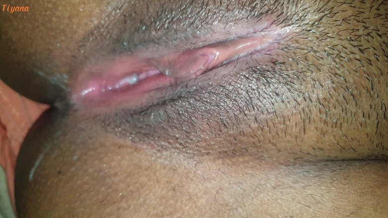 Tiyana: Moglie troia fa un pompino salivoso a gola profonda e...