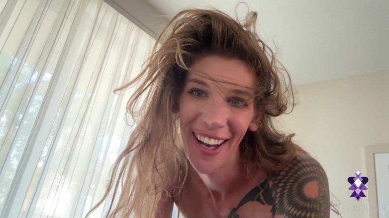 Gray Perrier: Memukul diriku sendiri karena kau menyuruhku untuk - meninju, menampar, membelai,...