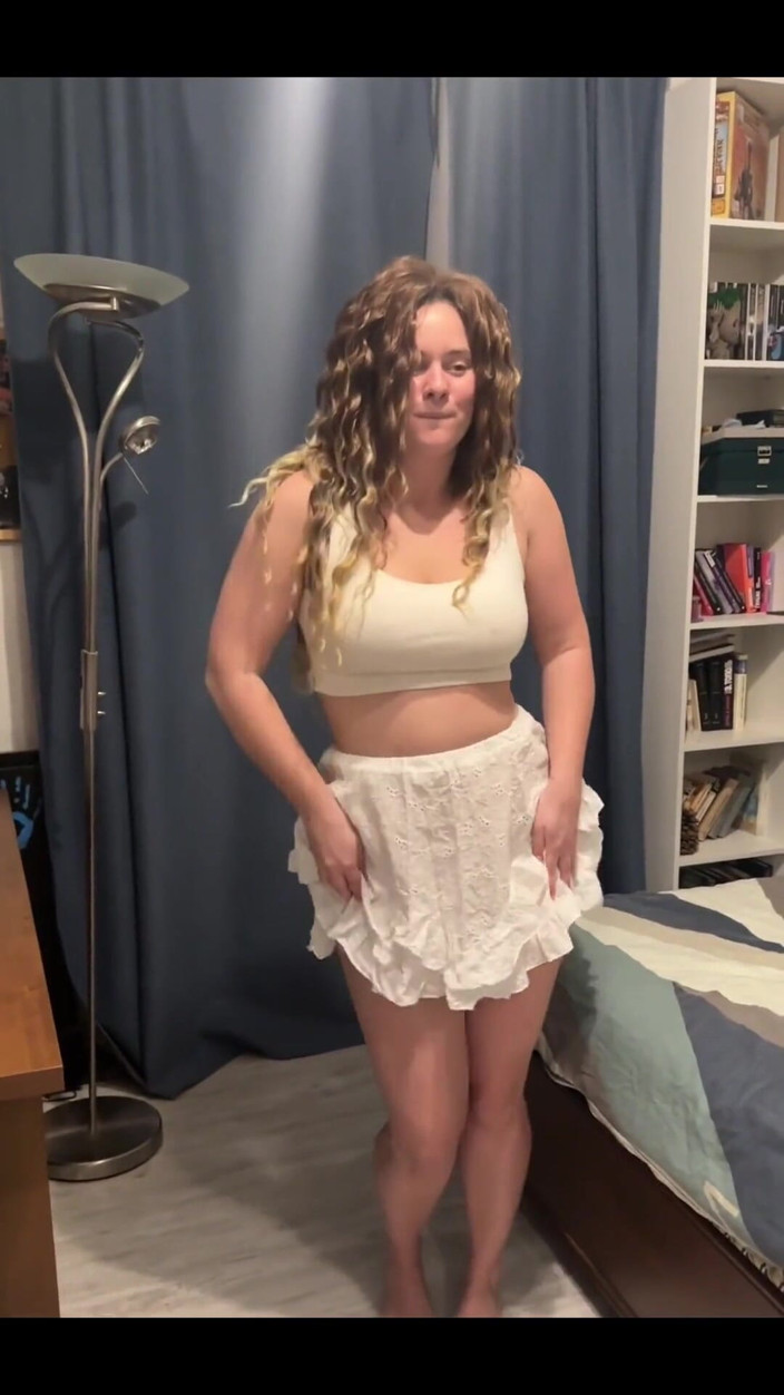 Fox Flame: Do You Like My Shaved Pussy?