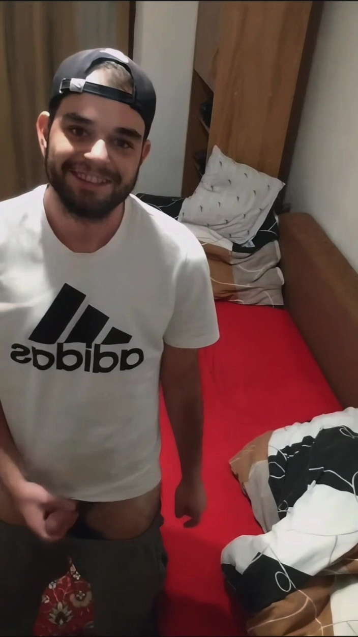 jerkofflover: Cumshot In mijn kamer Skater Guy