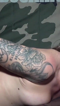 Submisivní děvka Rory Knox hardcore drsný sex a pití chcanek