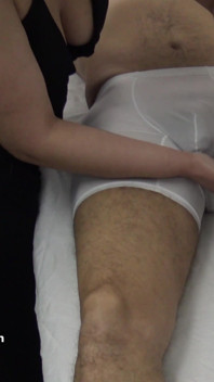 Rijpe masseuse kwam thuis voor pikmassage