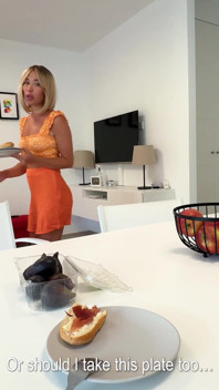 Kris Price es tu pequeña polla traviesa en esta escena de follada en primer plano