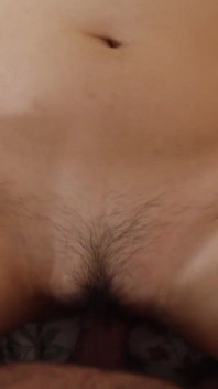 Gf amatur yang ghairah memberikan blowjob yang menakjubkan mengambil pancutan mani besar sensual sudut pandangan pertama