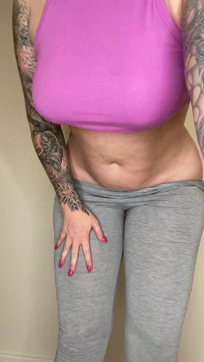 Paige Turnah: Pantaloni da yoga culo grosso stuzzica twerk mentre ti maghi...