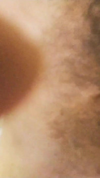 Pornoster milf neuken en pijpen met haar vriendje op het bed en op zijn hondjes eigengemaakt