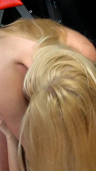 Ava Dalush et Victoria Summers se donnent du plaisir dans des activités lesbiennes