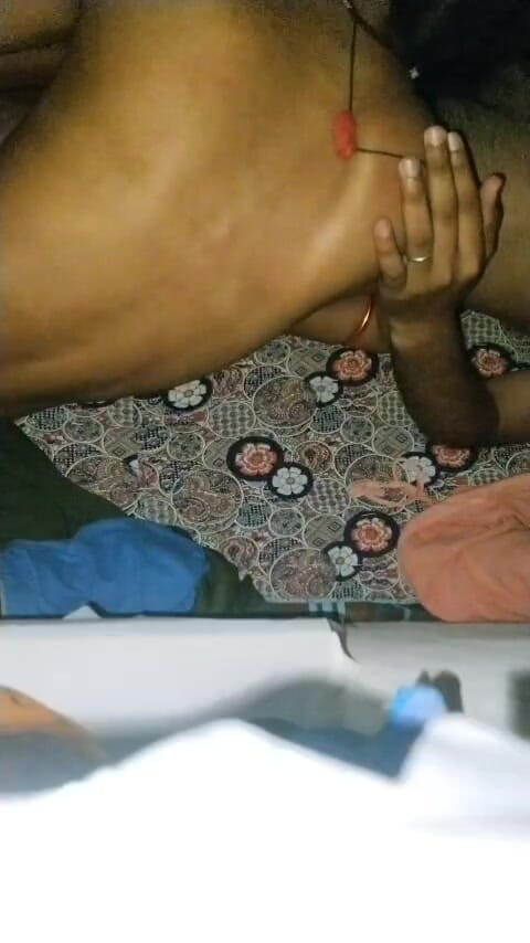 CHOUDHARYJAAN: 私は友人を部屋に呼んでそこに残し、友人のピンク色のオマンコを引き裂きました