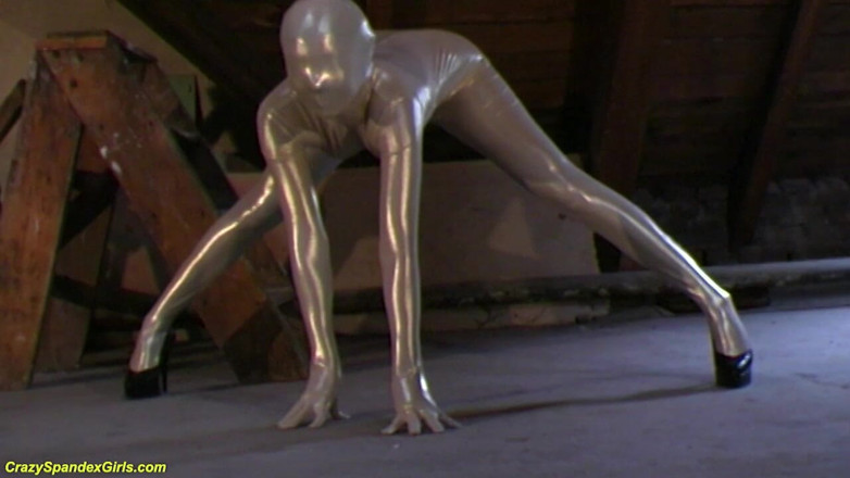 Kelly in spandex: Fullbody Catsuit
