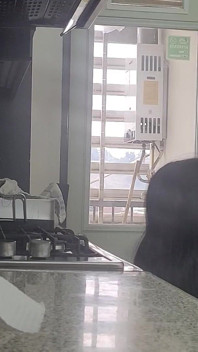 Mama vitregă flirtoasă și curul mare, Numai fani în Slow Motion, sex în bucătărie