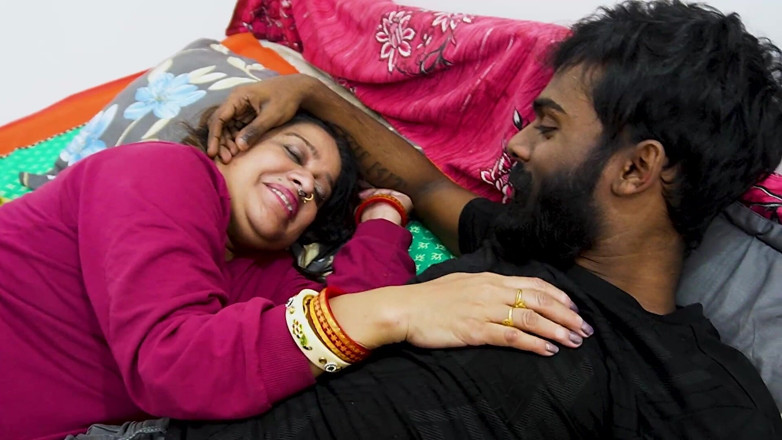 Xtramood: desi malloo patni apne sundar seksi deborji ke saath jordaar...