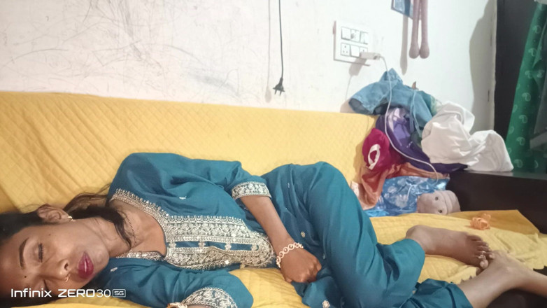 Truefuker: Principal Apne Kamsin Byaphrend Ko Uske Sath Itni Jordar Chudaee...