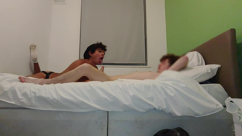 LeoTeenLatinos: 내 자지를 빨아주는 거유 밀프