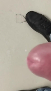 Fast masturbation before shift