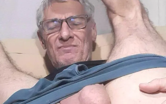 Big uncut hard cock: Solo de gilipollas