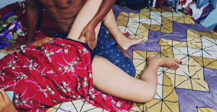 Teensex: Tesão Devar fode linda indiana recém-casada com peitos grandes