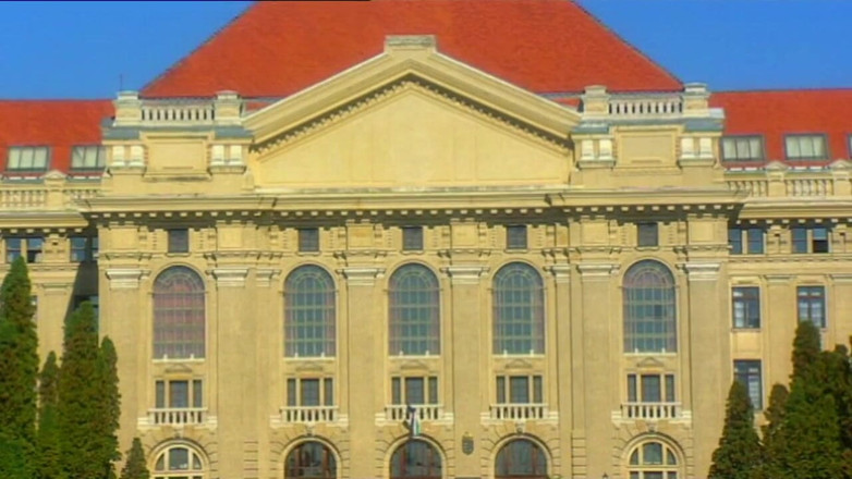 Big Boobs Babe: Lamač srdcí Blonďatá kočička jezdí divoce na péru