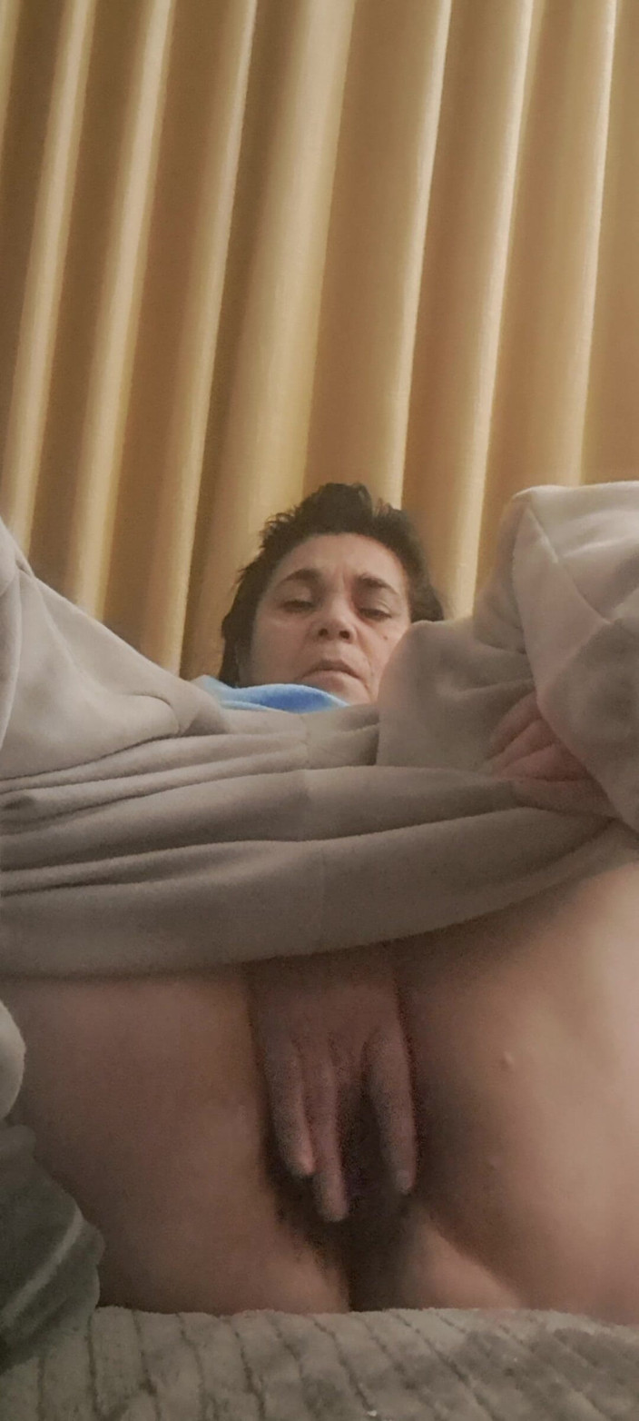 Mommy big hairy pussy: Nghỉ ngơi từ sự thôi thúc thủ dâm